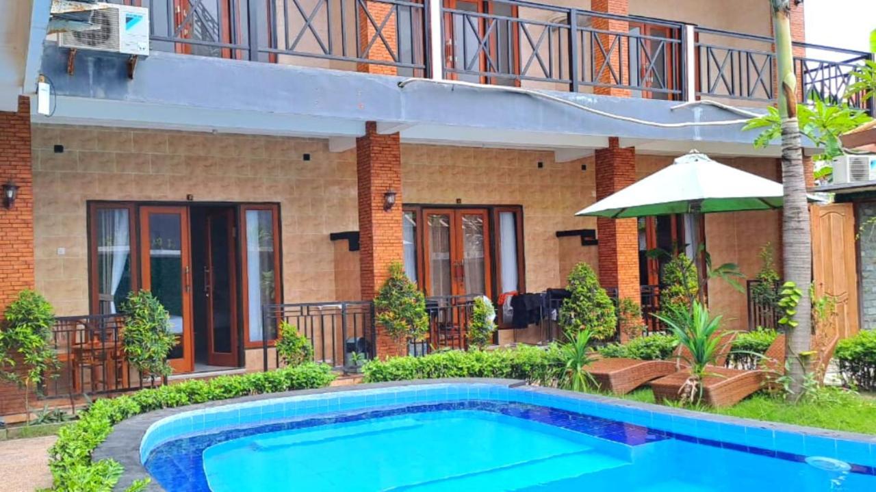 Wahyuga Sari Guest House Nita Salon & Spa Nusa Lembongan  Luaran gambar